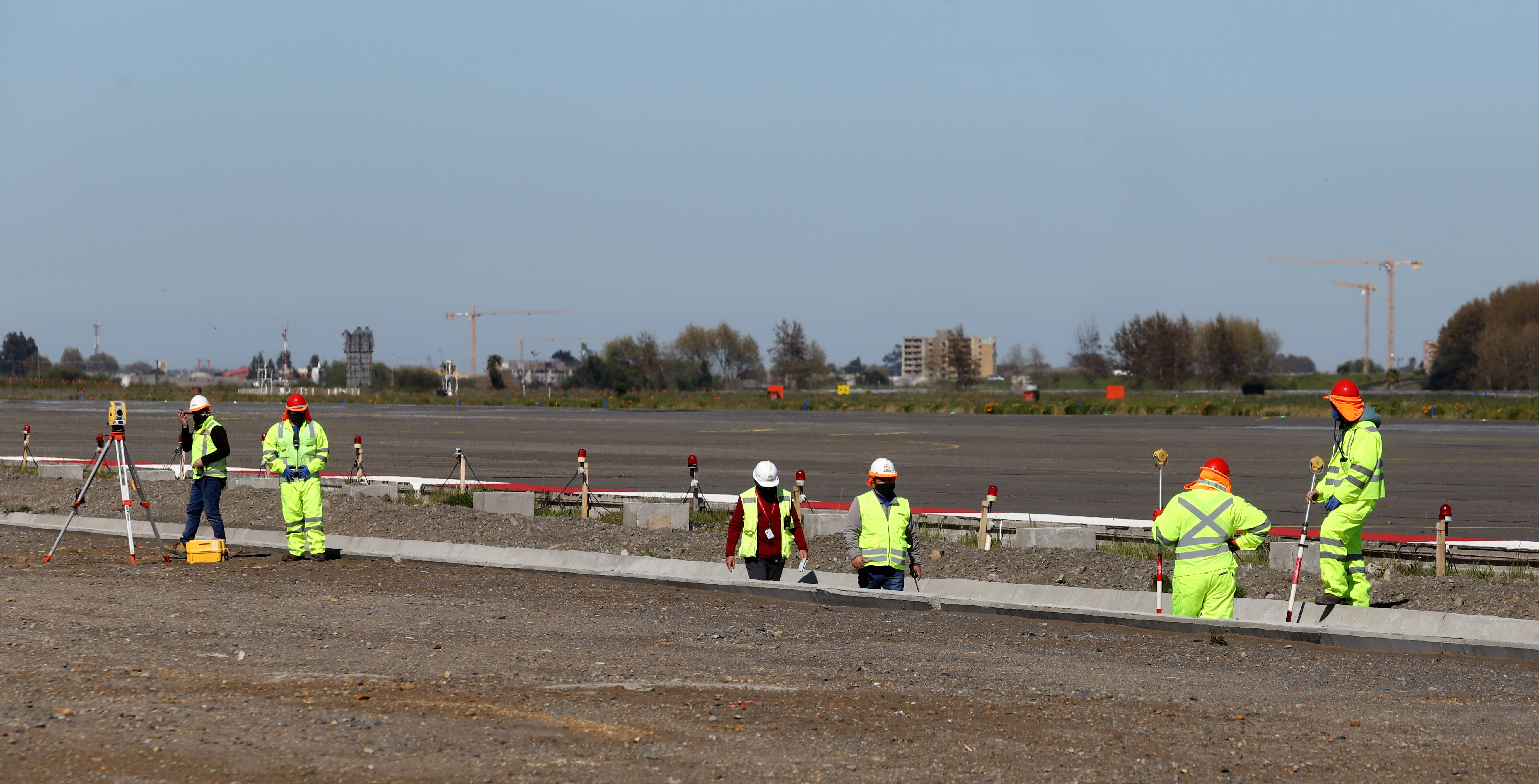 El ministro de Obras Pblicas, Alfredo Moreno, anuncia obras de normalizacin y conservacin Aeropuerto Carriel Sur